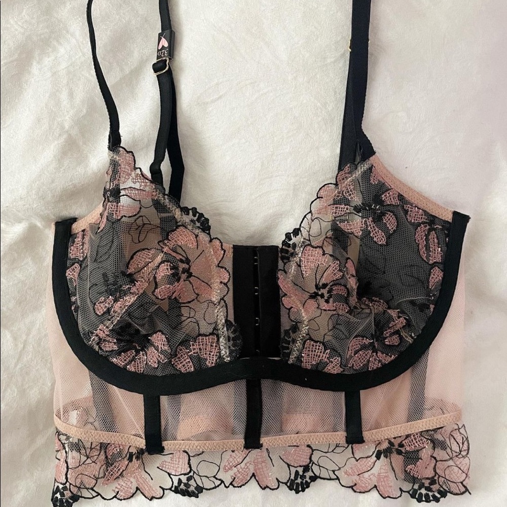 victoria’s secret lace top